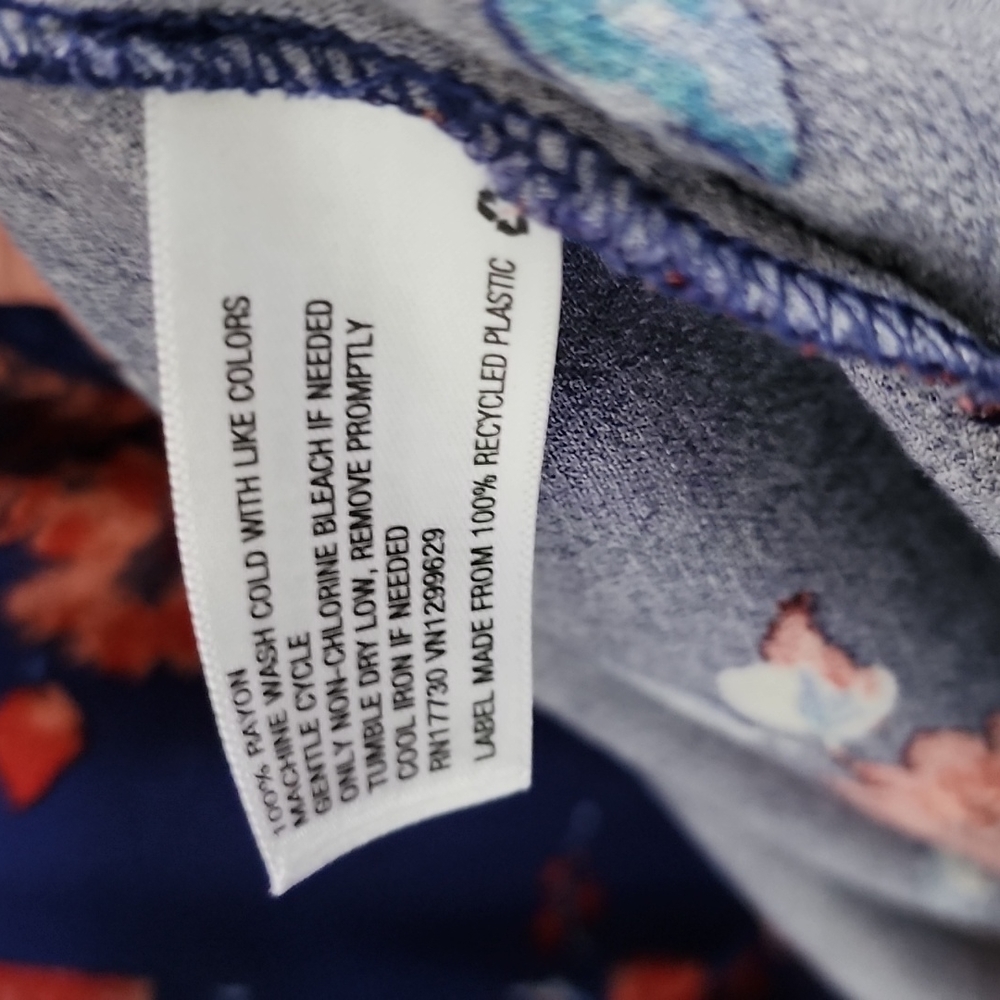 Xhilaration Cold Shoulder Button Down Tunic Top XL - Picture 7 of 7